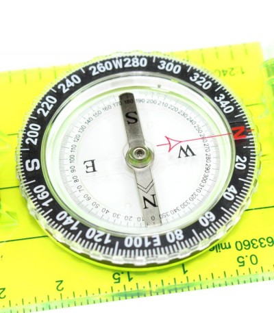 Buzola (kompas) pro práci s mapou